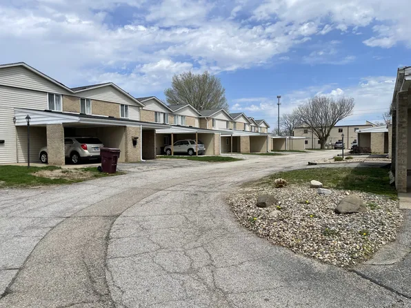 13 Florentine Ct, Pekin, IL 61554