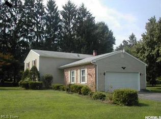 3225 Martha Dr, Geneva, OH 44041