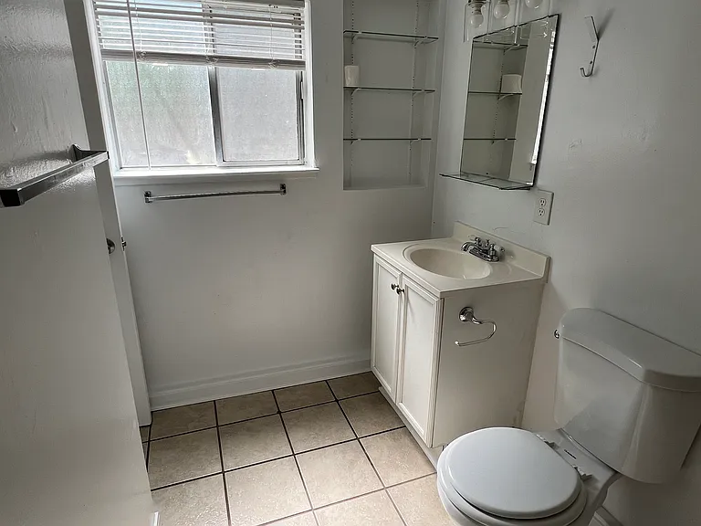 608 1/2 Oak St #1/2 — Photo 20