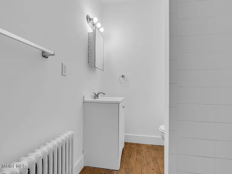 805 6th Ave #1 — Photo 16