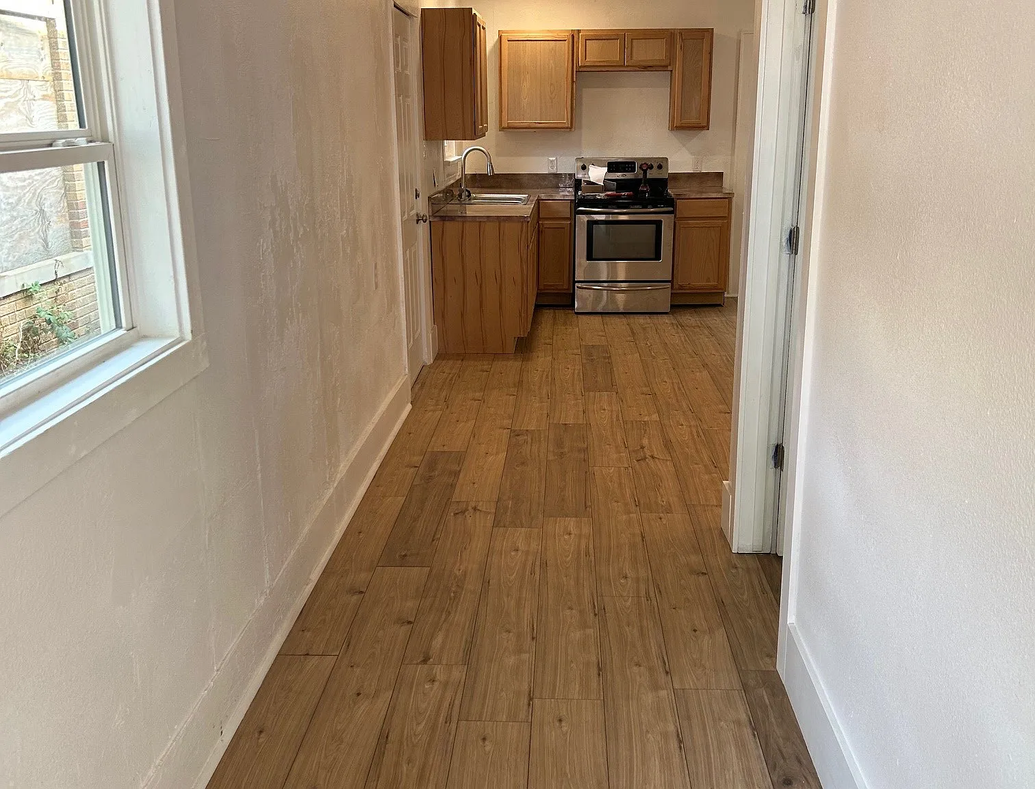 738 W Maple Ave — Photo 2
