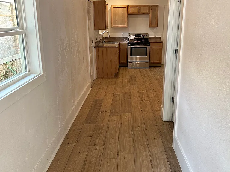 738 W Maple Ave #A — Photo 2
