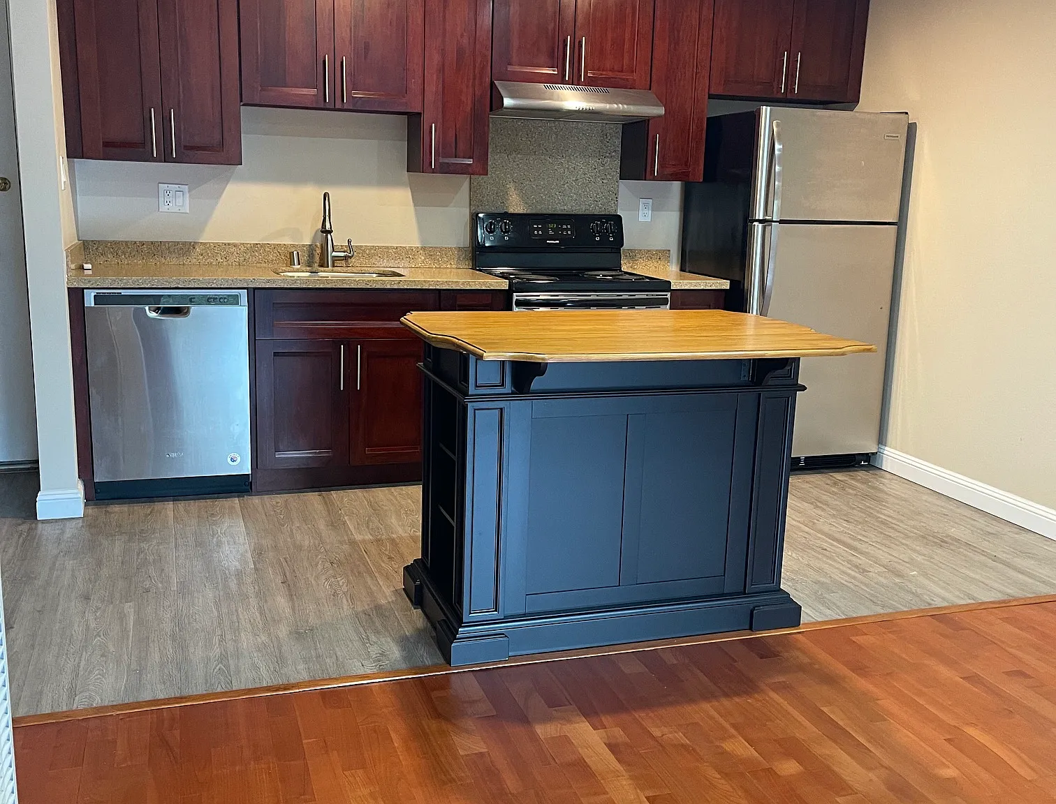 1 bed, 650 sqft, $2,998 — Photo 1