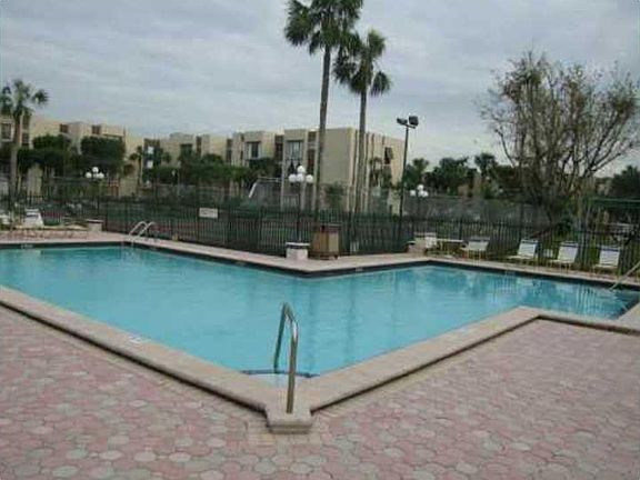 4th image of 9440 W Flagler St APT 303