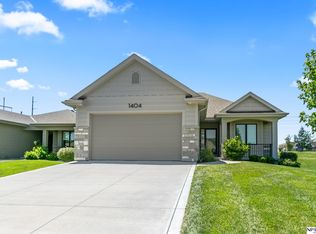 1404 S 200th Avenue Cir, Omaha, NE 68130