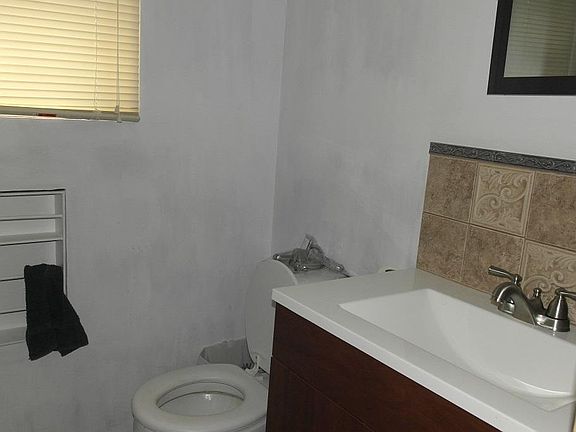 4th image of 190 Sharon Ln