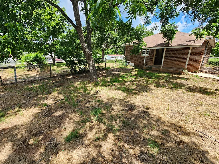 104 S Osage St — Photo 11