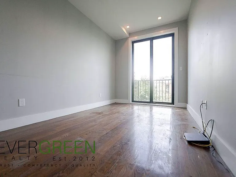 269 Linden St #A — Photo 7