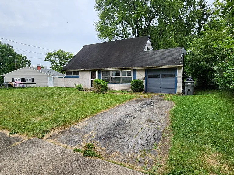 3505 Champlain Ave — Photo 1