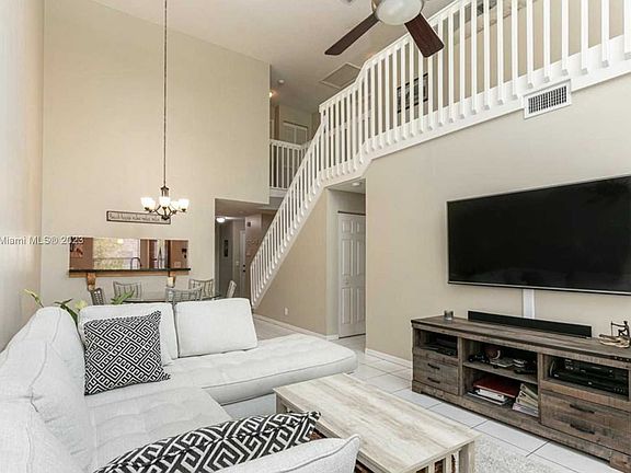 3rd image of 7610 Pinewalk Dr S