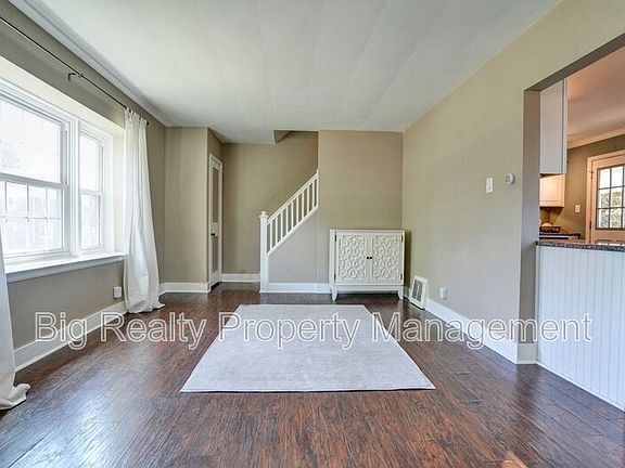 2nd image of 912 Feist Ave