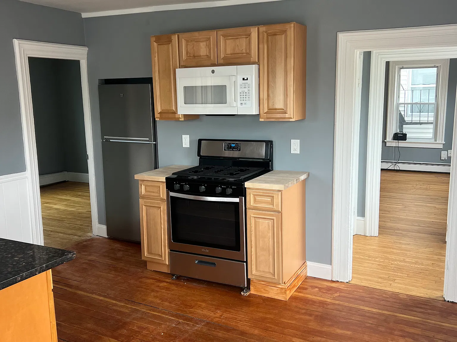 2 bed, 900 sqft, $1,650 — Photo 3
