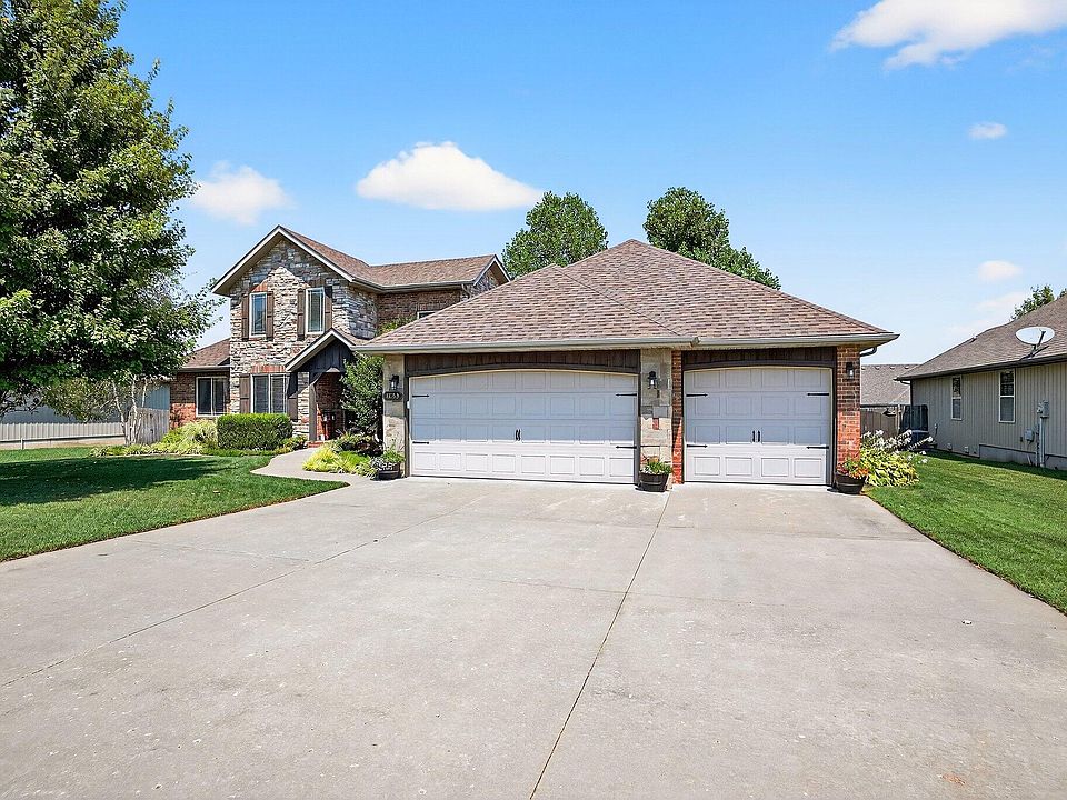 1st image of 1699 E New Madrid