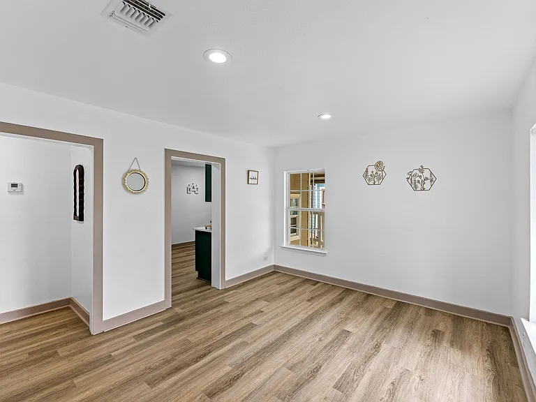 250 Koehler Ct — Photo 4
