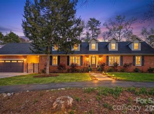 6123 Lake Providence Ln, Charlotte, NC 28277