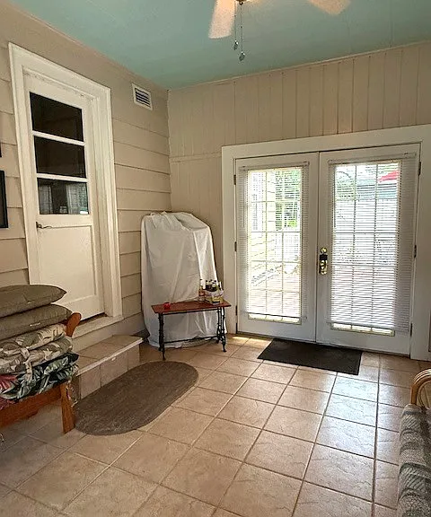 2400 Browning St — Photo 10