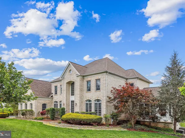 4 Hidden Ponds Ct, Gaithersburg, MD 20878