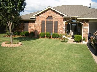 3800 Harmony Dr, Moore, OK 73160