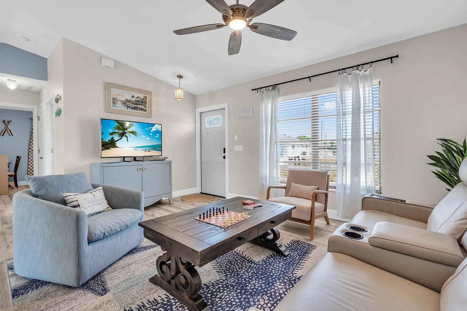 2 bed, 2.0 bath, 925 sqft, $3,132 — Photo 1