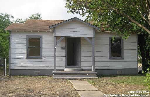 1st image of 2358 Waverly Ave