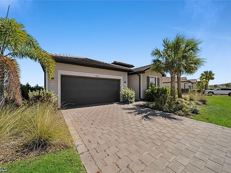 13846 Pine Lodge Ln — Photo 2