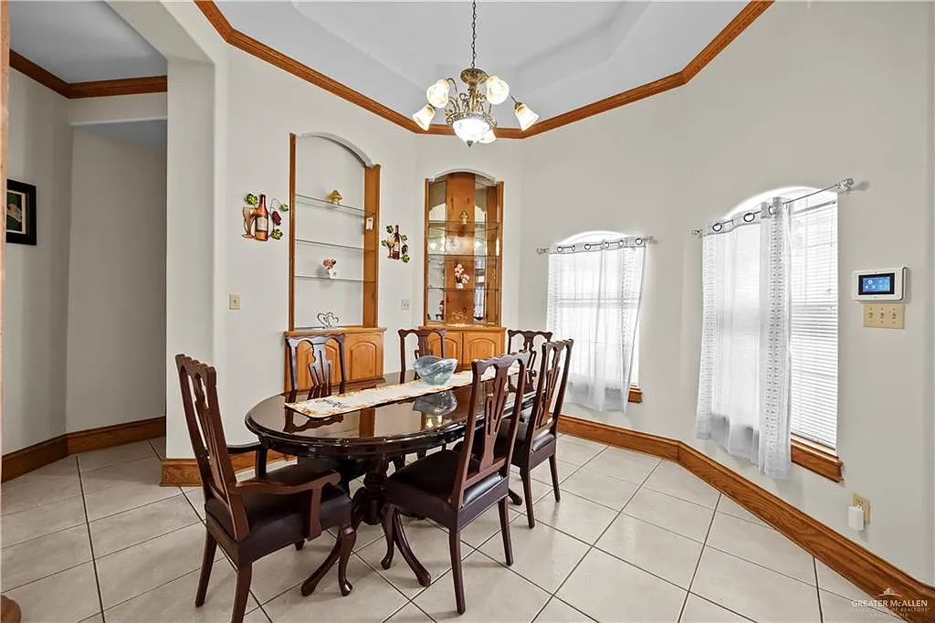 4 bed, 3.0 bath, 2315 sqft, $2,500 — Photo 4