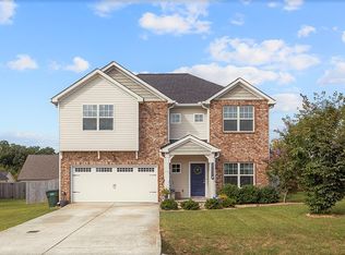1002 Secretariat Ct, Burns, TN 37029