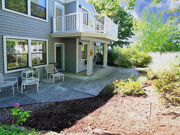 4th image of 4055 223rd Pl SE