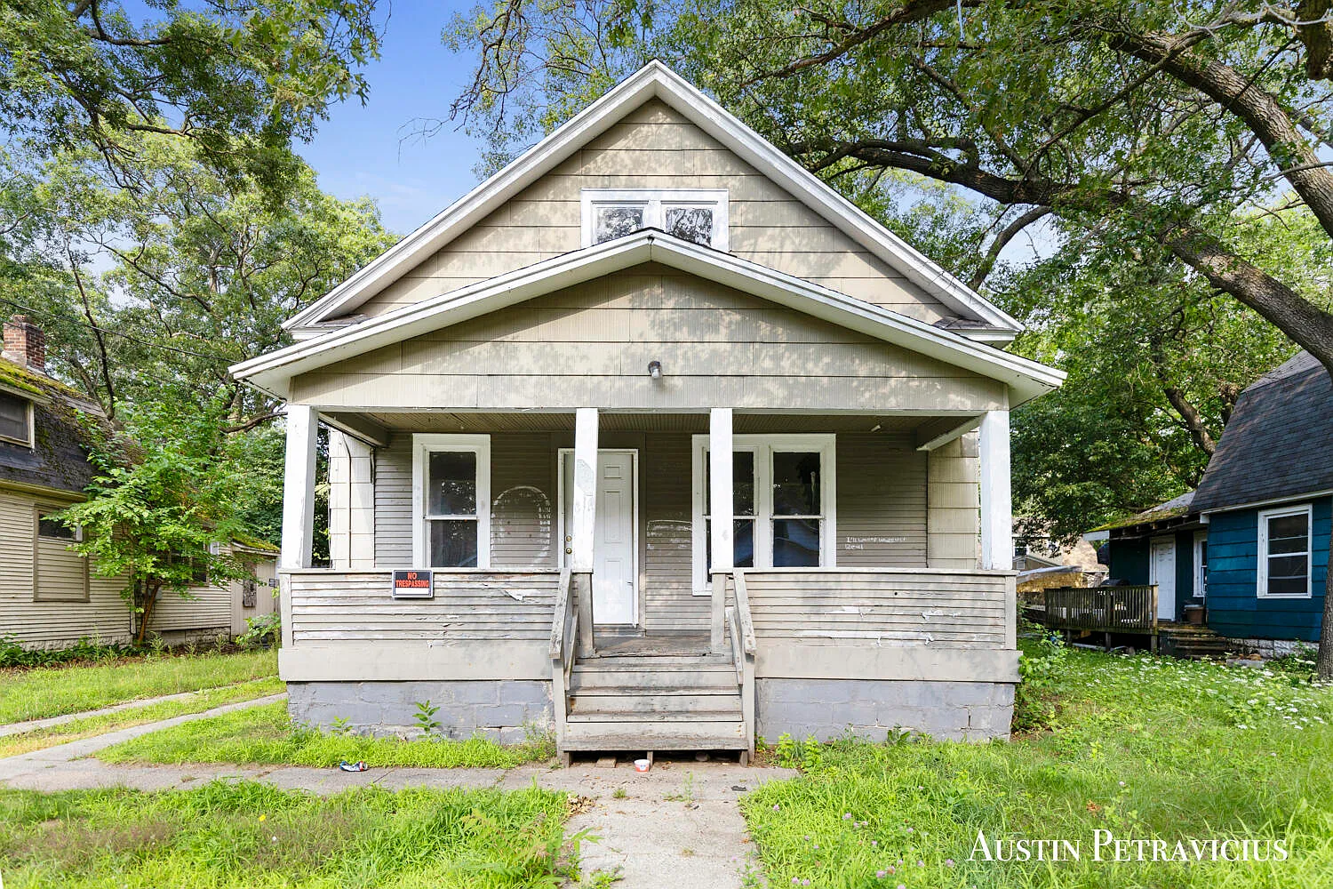 3121 5th St photo 1