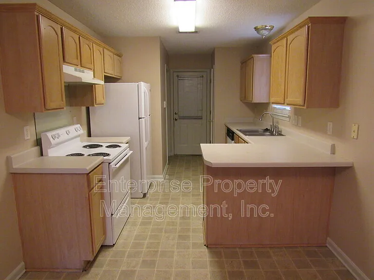 9740 Riggin Dr — Photo 6