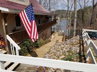 527 Shorewood Cir, Toccoa, GA 30577