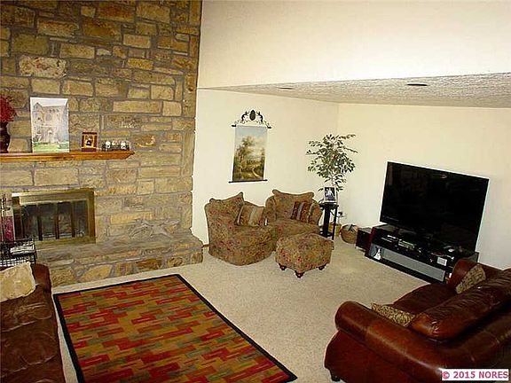 3rd image of 1400 W Yuma Cres S