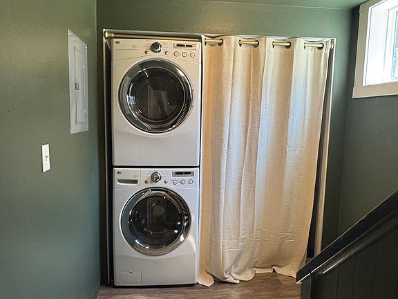 Washer and Dryer in mudroom/entryway.