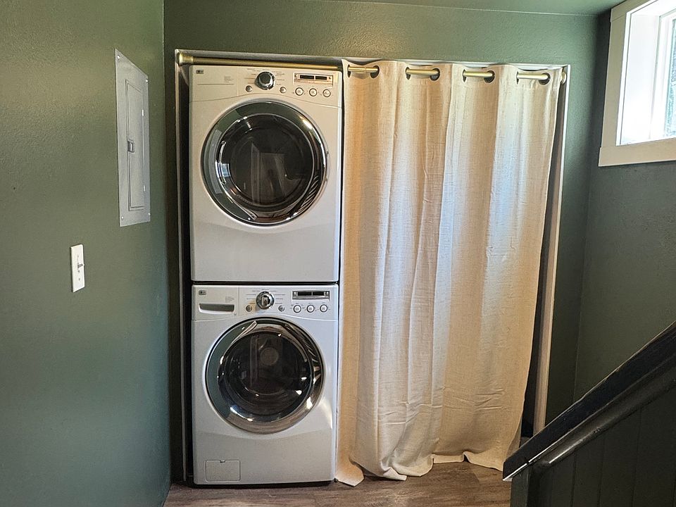 Washer and Dryer in mudroom/entryway.