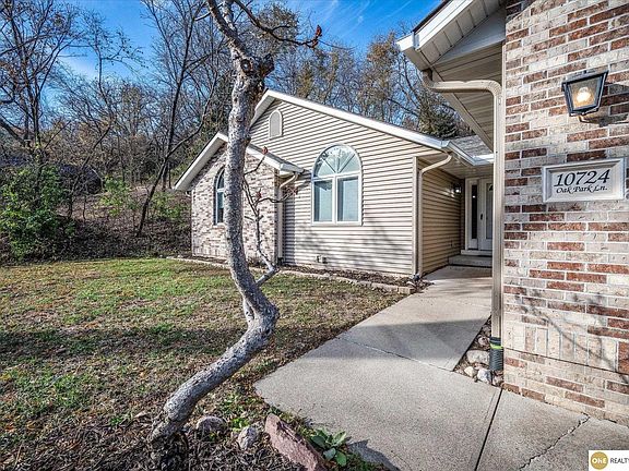 4th image of 10724 Oak Park Ln