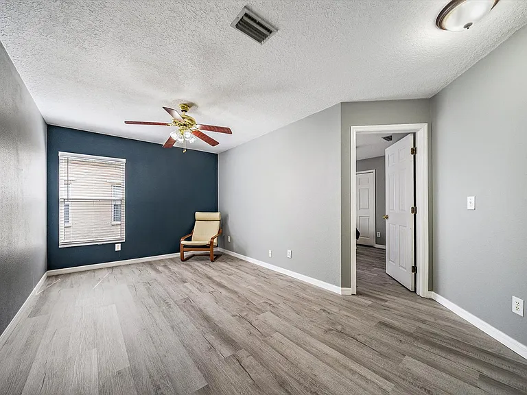 12017 Larson Ln — Photo 27