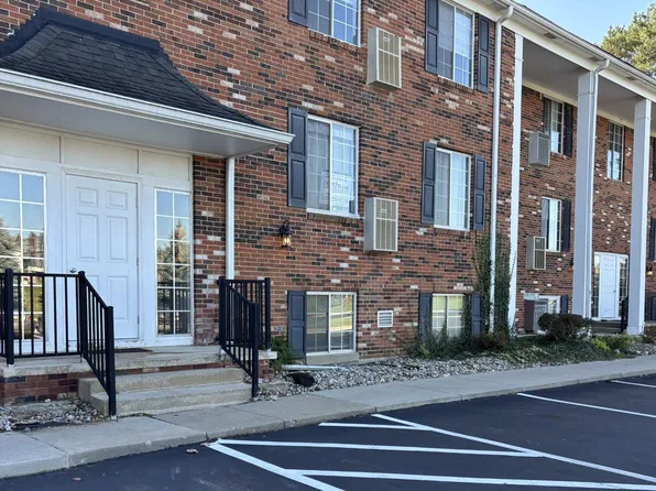 515 W Highland Rd APT E3, Howell, MI 48843