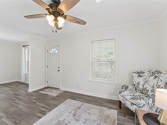 3rd image of 601 W 77th St