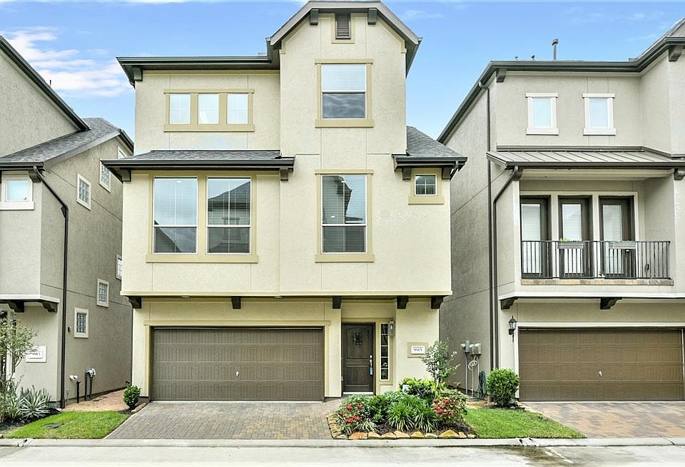 Welcome Home to 9915 Spring Shadows Park Circle presented by Moira Holden