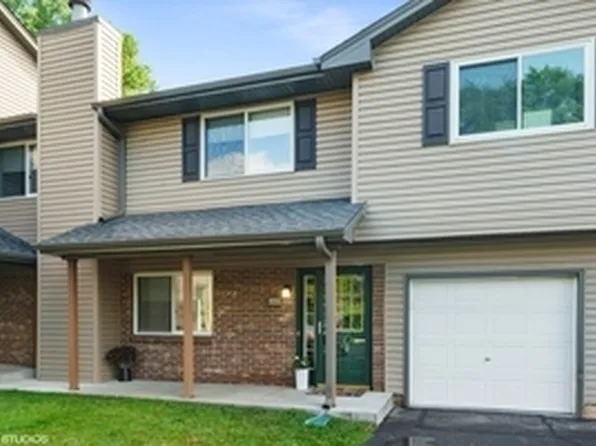 450 Valley Dr APT 101, Naperville, IL 60563