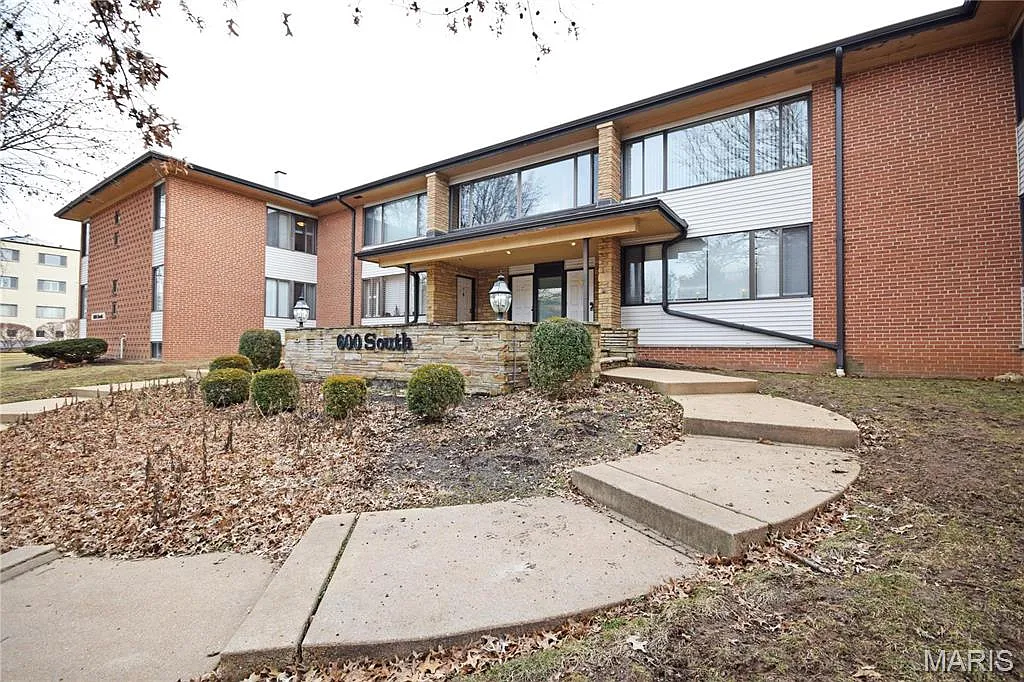 2 bed, 839 sqft, $1,500 — Photo 1