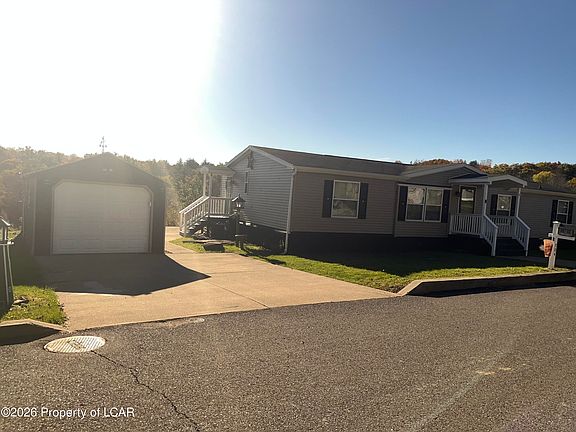 3rd image of 504 Hummingbird Dr