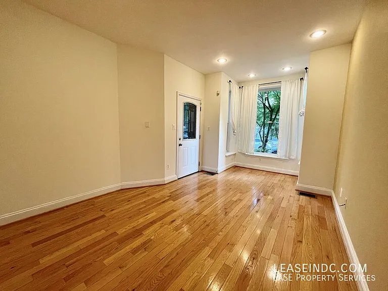 68 V St NW #1 — Photo 6