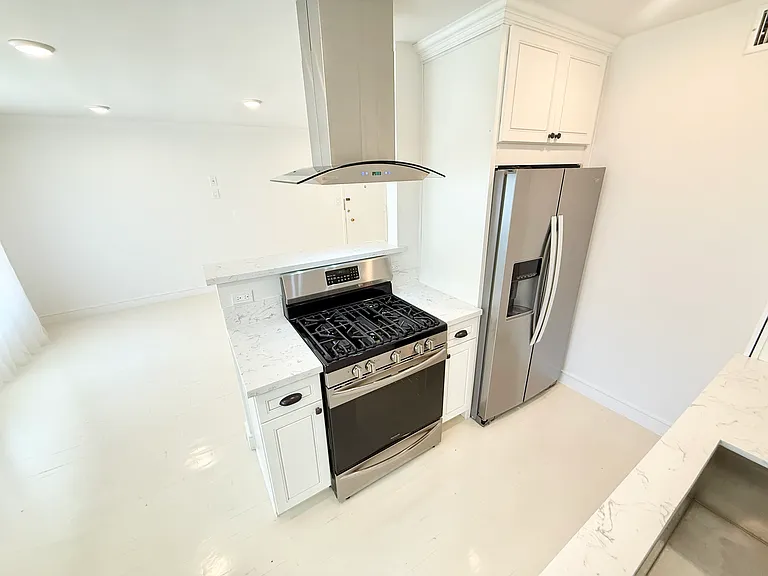 8720 W Olympic Blvd #4 — Photo 3