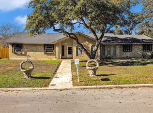 200 Shalimar Dr, Castle Hills, TX 78213