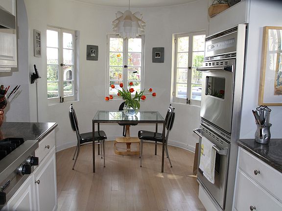 kitchen nook, Viking Ovens