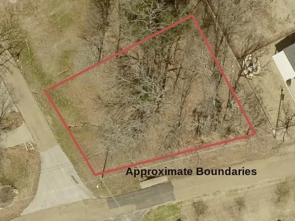 102 Trailwood Rd, Mabank, TX 75156