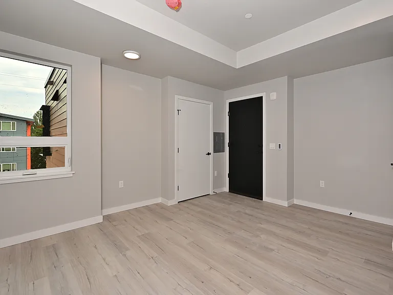 Clara Apartments — Photo 32