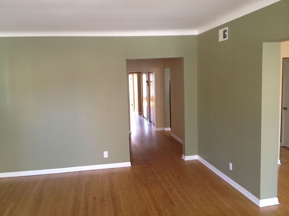 1st image of 5811 N Winthrop Ave #2