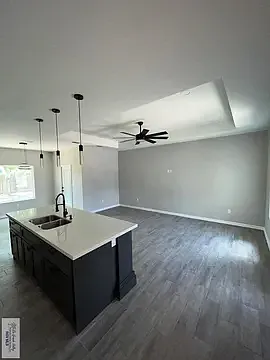 542 Valencia Ln — Photo 11
